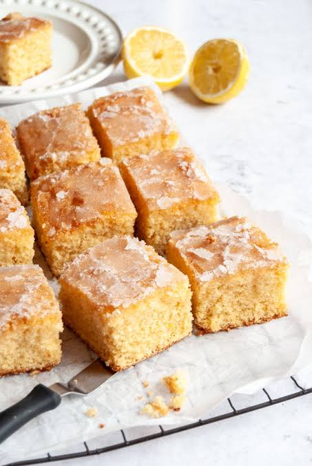 Lemon drizzle tray bake