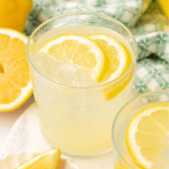 Easy Homemade Lemonade Recipe for Kids (With Less Sugar)