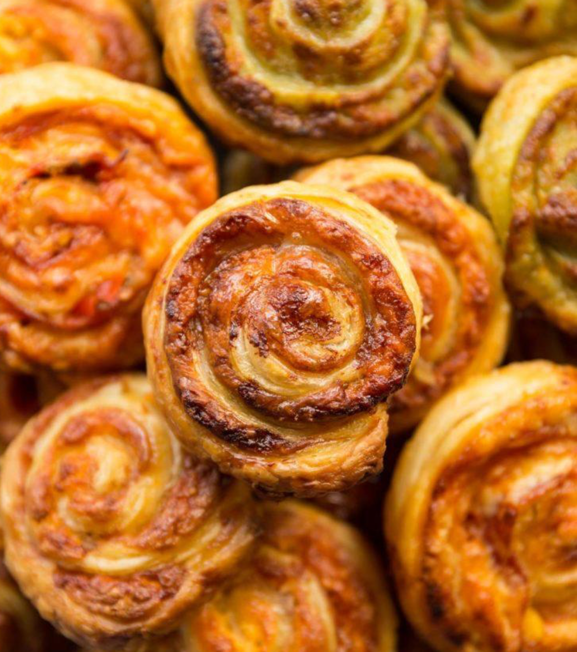 Picnic pizza pinwheels